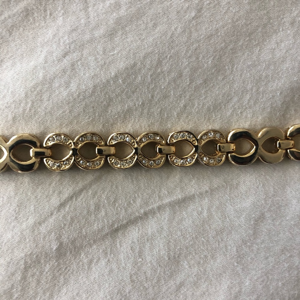 Gold Chain Linked Bracelet - Picture 6 of 8